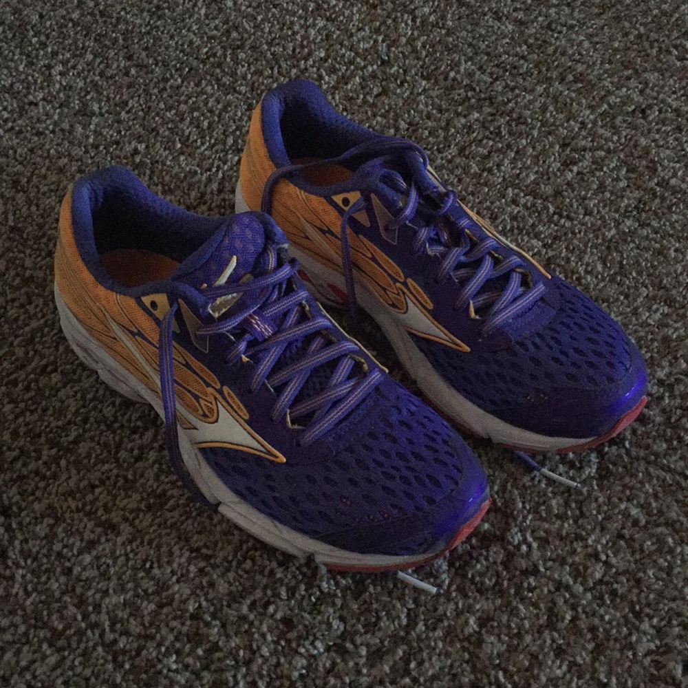 Mizuno Wave Rider Running Shoe